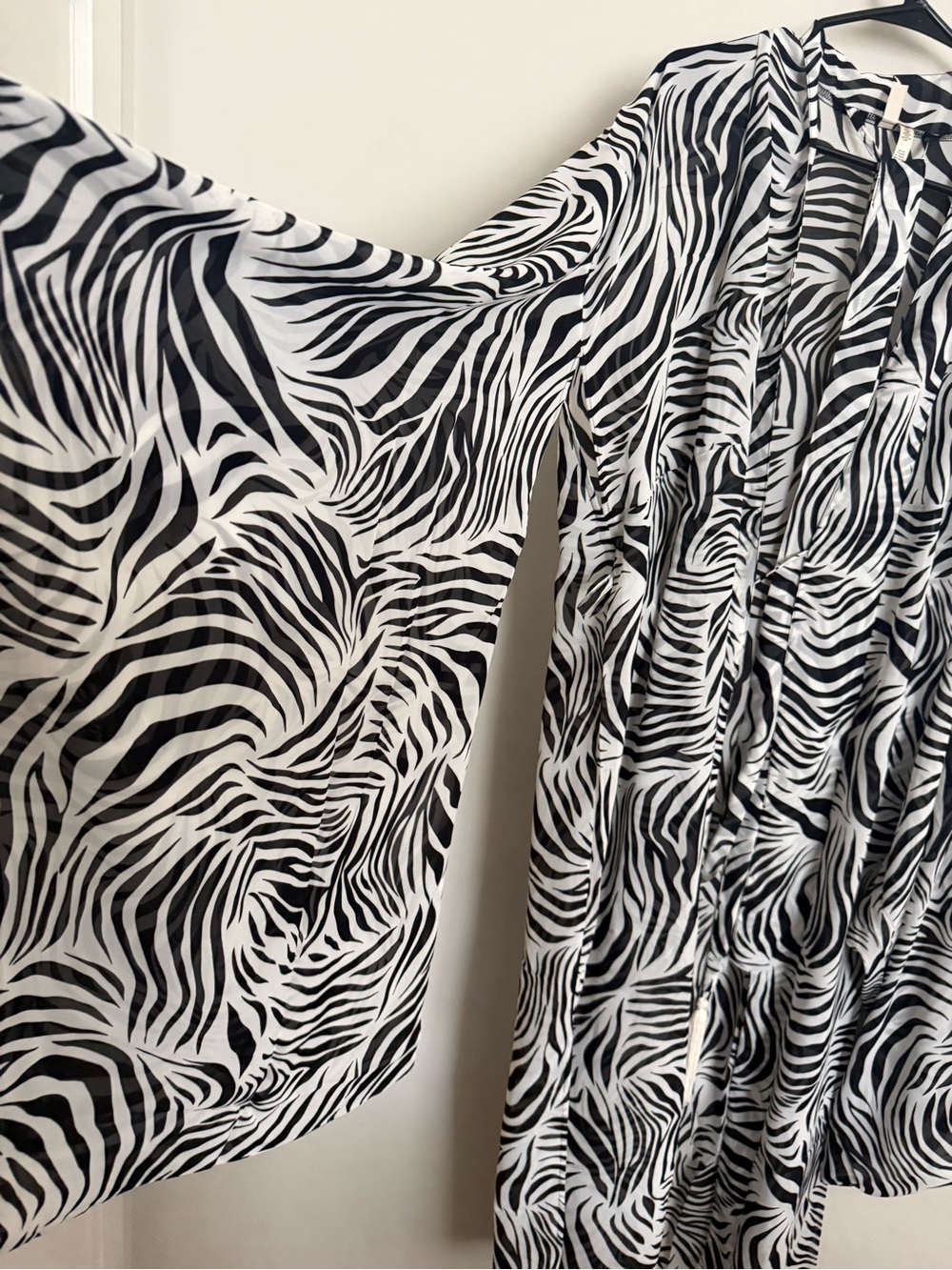 Shonda Shear Zebra Print Tassel Kimono Cover Up One Size Boho Resort Wear - Picture 3 of 13